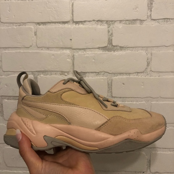 Puma sneakers - Picture 1 of 2